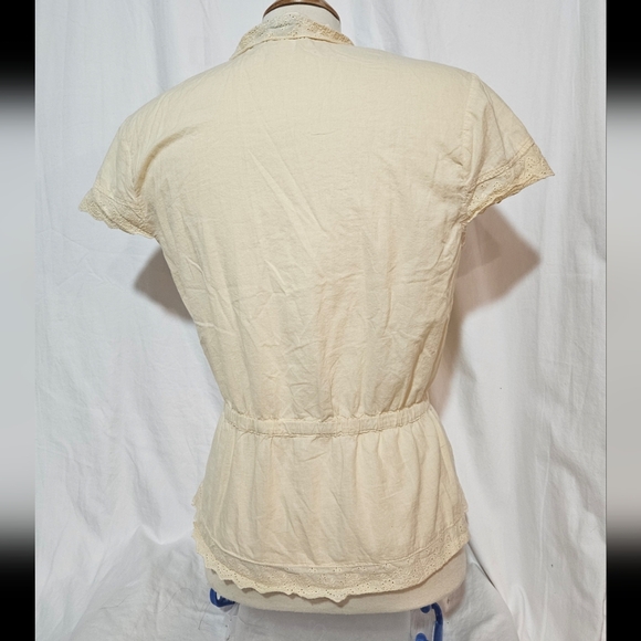 Vintage Medium Cream Top - Picture 7 of 7